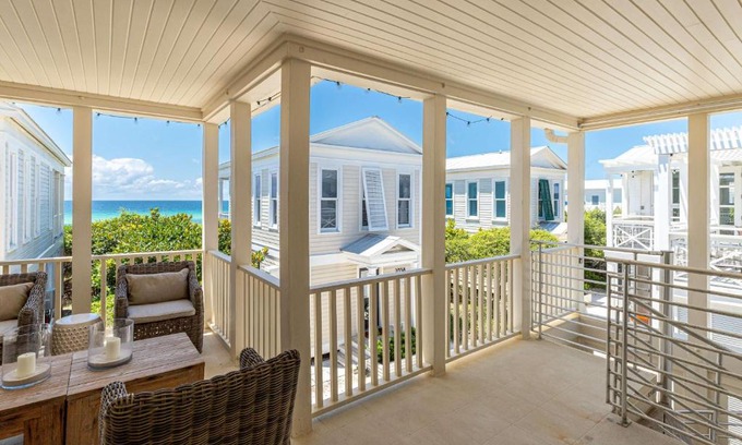 Seaside Casa | On the Beach