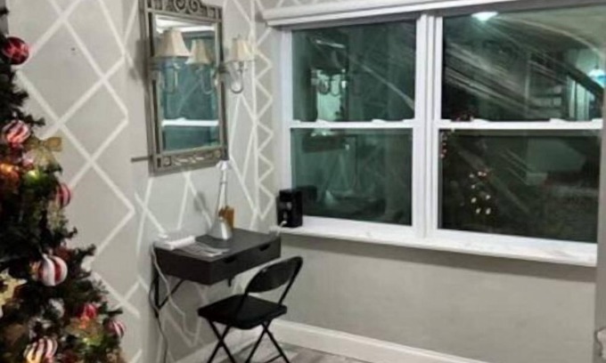Lauderhill Casa | On the beautiful lake, it is close to the airport, malls,restaurants ,beach etc.
