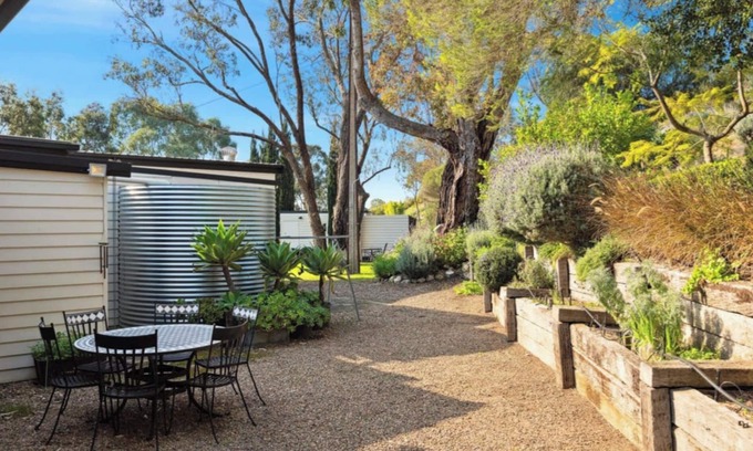 Jervois Casa | On The Bend- Absolute Waterfront Retreat