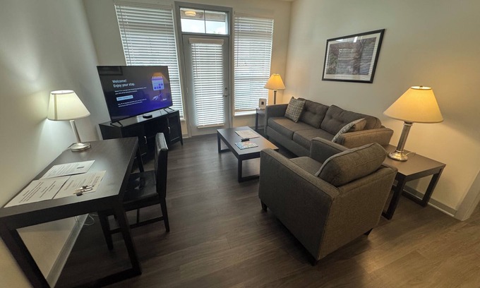 Tuttle West Apartamento | On the border of Hillard/Dublin! 2 bed 2 bath, 1st floor!