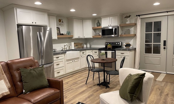 Saratoga Springs Apartamento | On the door step of silicon slopes and just minutes from the mountains.