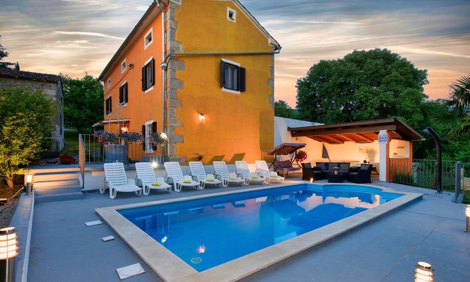 Susnjevica Villa | ÚLTIMO MINUTO -30%! La distancia perfecta entre el mar y la montaña.