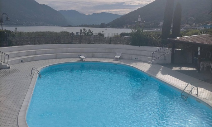 Paratico Apartamento | EN EL LAGO EN RESIDENCIA CON PISCINA DE UNA HABITACIÓN