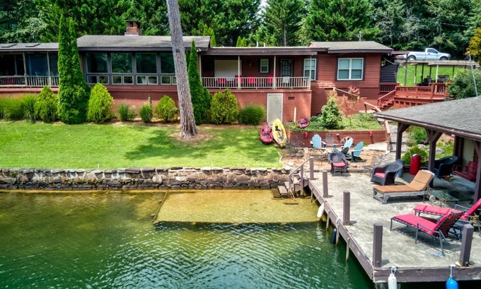 Lakemont Casa | On The Lake - Main House