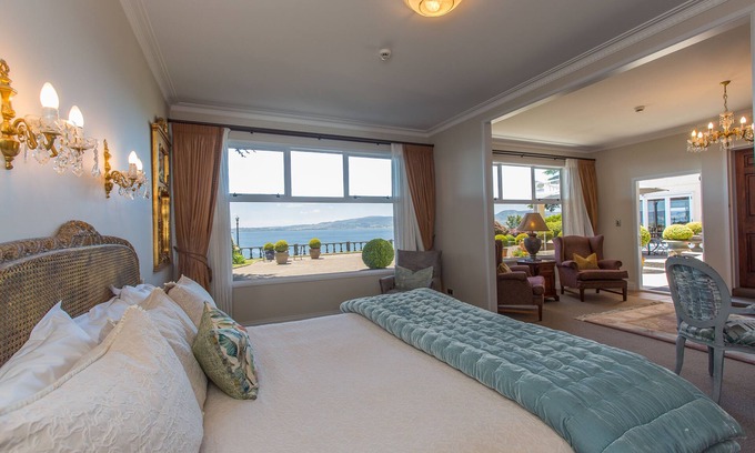 Kawaha Point Cabina | On The Point - Lake Rotorua