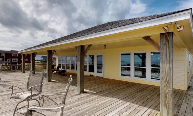 Galveston Casa | On the Rocks: 3 BR, 2 BA House in Port Bolivar, Sleeps 10