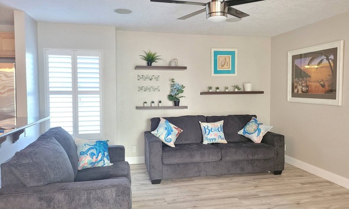 Huntington Beach Condominio | On the Sand - Oceanfront - Dream Location