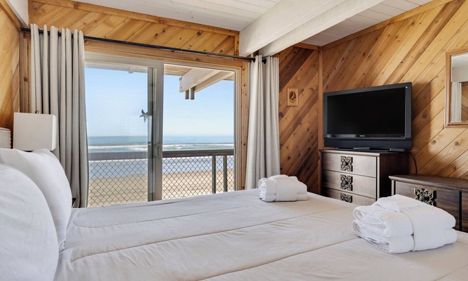 La Selva Beach Casa | 705 / On the Water * Oceanfront Town House ¡GRAN casa familiar justo en Sand Dollar Beach!* *