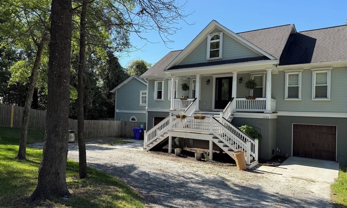 Wadmalaw Island Casa | On the Water private getaway on Johns Island. Just minutes away from downtown!