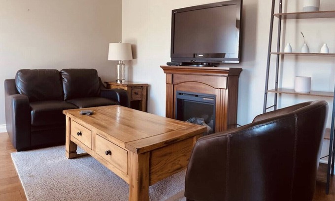 Comox Casa | En TheRock Bnb ~ Modern Suite