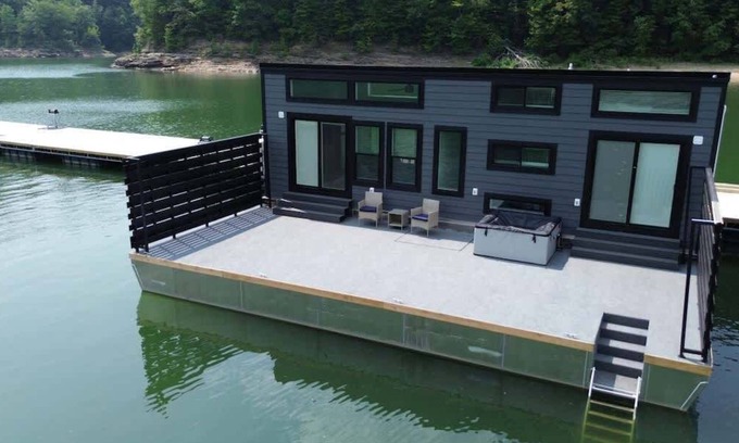 Russell Springs Casa | On-Water 20 Summary: