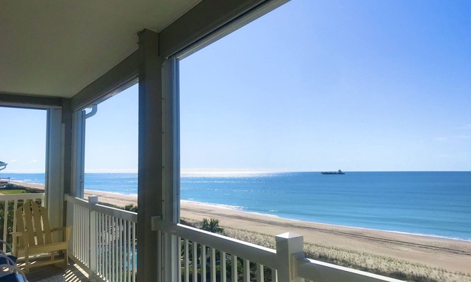 Indian Beach Condominio | ONCE UPON A TIDE: Top Floor, Oceanfront, Prime Location, Pool, Linens included