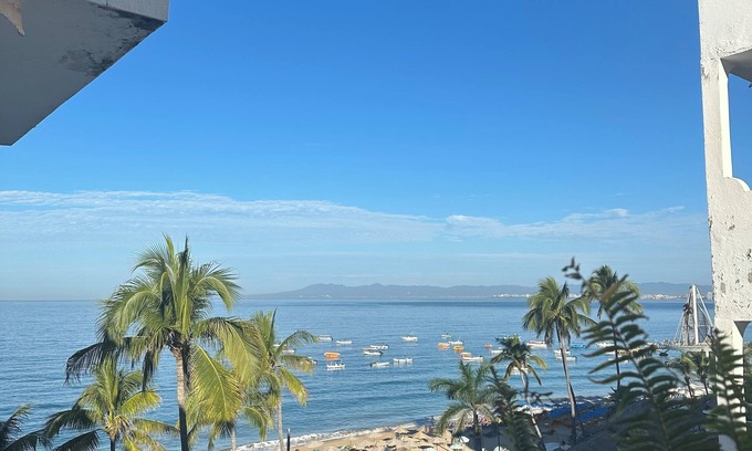 Amapas Condominio | ONE BEACH ST HOTEL -Beach Front1BD/1BA Fabulous Views in ZONA ROMANTIC