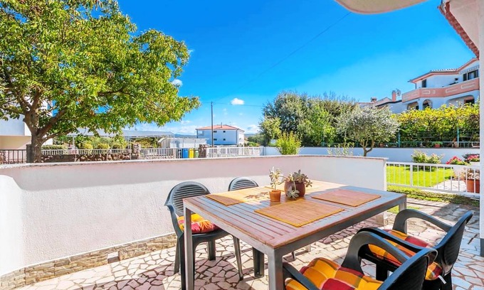 Vantacici Apartamento | One bedroom apartment with terrace and sea view Vantačići, Krk (A-5313-a)