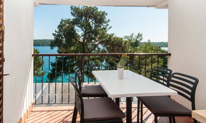 Cove Murtar Apartamento | Apartamento de una habitación con terraza y vista al mar Mali Losinj, Losinj (A-10420-b)