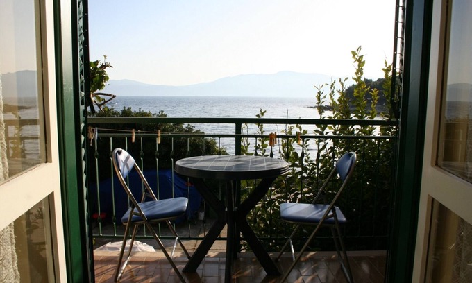 Sucuraj Apartamento | Apartamento de una habitación en la playa Sucuraj, Hvar (A-4029-b)