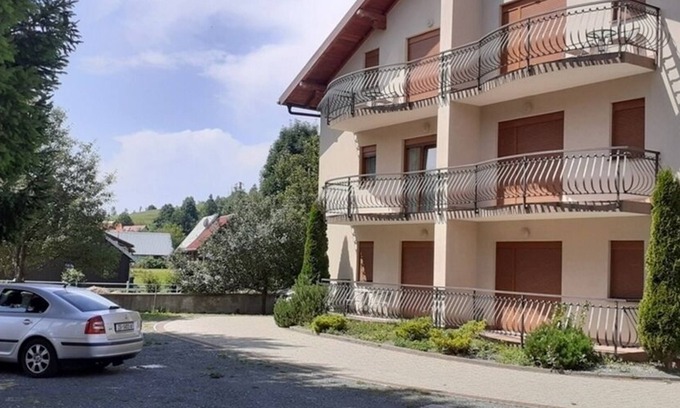 Vrata Apartamento | Apartamento de una habitación con un balcon Fuzine, Gorski kotar (A-19537-a)