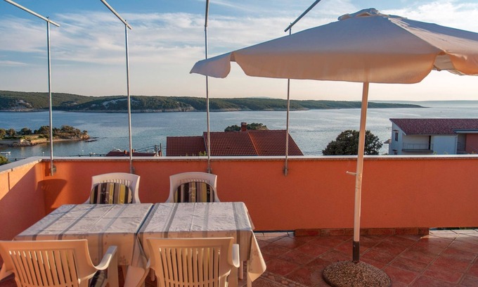 Rab Town Apartamento | Apartamento de una habitación con terraza y vista al mar Supetarska Draga - Gonar, Rab (A-16738-b)