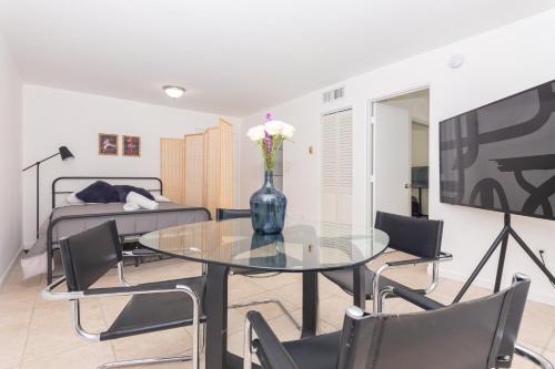 Edgewater Apartamento | One Bedroom Apartment - with Parking & Balcony - Heart of Wynwood