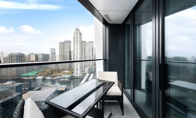 Canary Wharf Apartamento | One-Bedroom Balcony Apartment City View