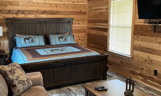 Hamilton Cabina | One Bedroom Cabin w/Sleeper Sofa Cabin 8