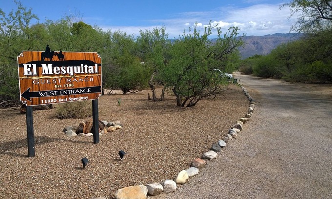 Tanque Verde Casa | One Bedroom Casita on Guest Ranch in beautiful Tanque Verde Valley in Tucson!