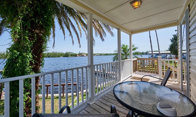 Homosassa Cabaña | One bedroom cottage on the Homosassa River!