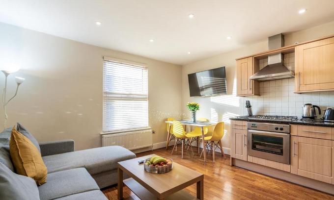 Bush Hill Park Apartamento | One Bedroom Flat in Bush Hill Park