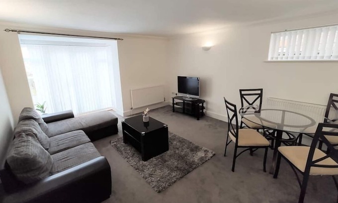 Coulsdon West Apartamento | ⭐ One bedroom ground floor apartment, free parking 🚗