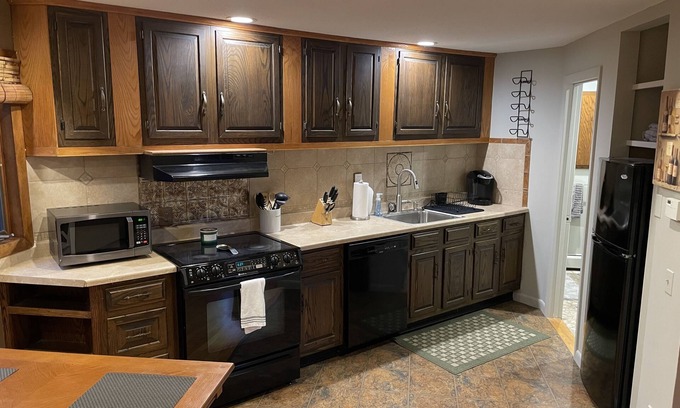 Canton Casa | One Bedroom Guest House Nestled in the mountain