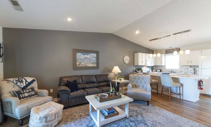 Grand Rivers Condominio | One Bedroom Marina View Condo