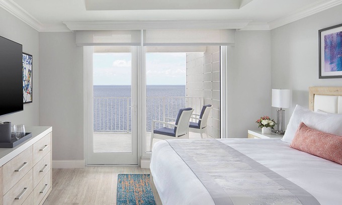 Charlotte Harbor Hotel | One-Bedroom Near Fishermen’s Village – Harbor Views, Dining, and Coastal Paths