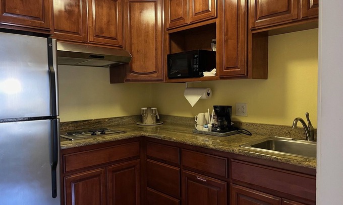 Downtown Monterey Cabina | One Bedroom Suite With Kitchen and Living Room at Ocean-Side Property!