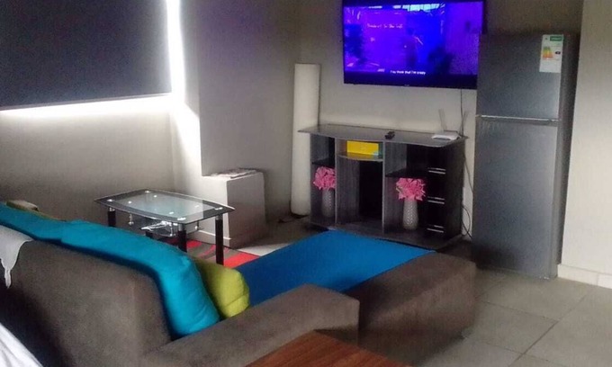 Greater Johannesburg Metropolitan Area Apartamento | One Bedroom Unit In Central Rosebank