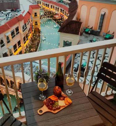 Pinagsama Apartamento | One Bedroom Unit with Venice Canal View