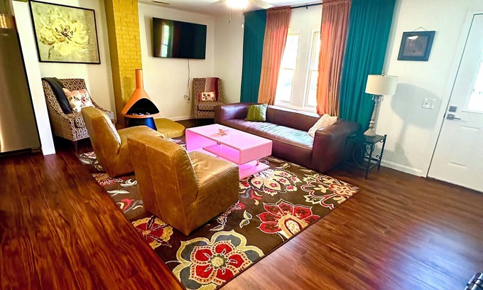 Van Buren Casa | One Block from Current River! Let's Go!!