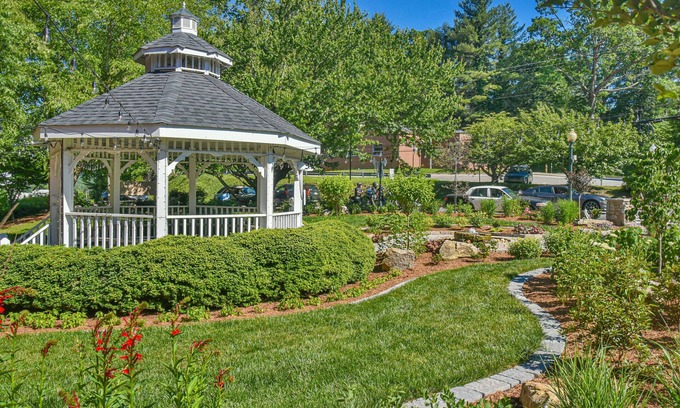 Mars Hill Apartamento | One block from Mars Hill University and downtown Mars Hill, NC