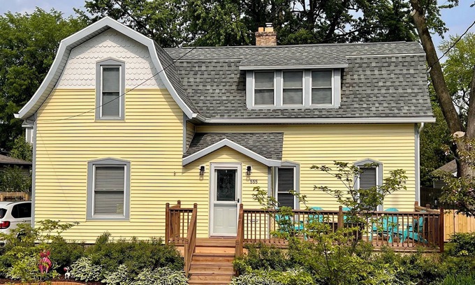 South Haven Cabaña | ONE Block From The Beach and Kids' Corner! Walk to Town! Sleeps 10+ Big Backyard