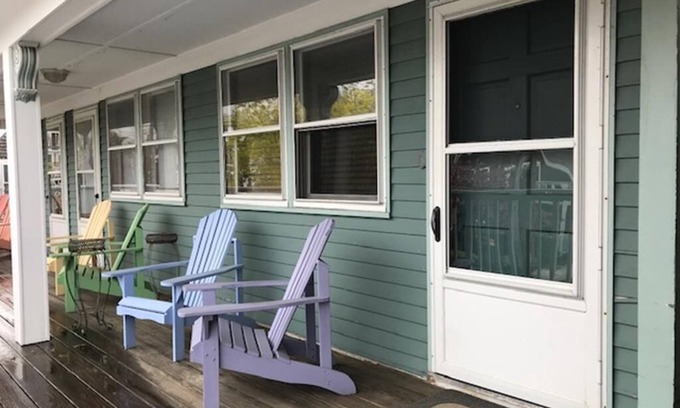 Provincetown Apartamento | Una cuadra a pie de deslizamiento de barco