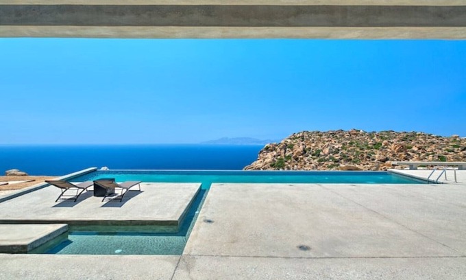 Milopotas Villa | One Br Private Honeymoon Peaceful Mylo Villa w/ Living room Close to Mylopotas