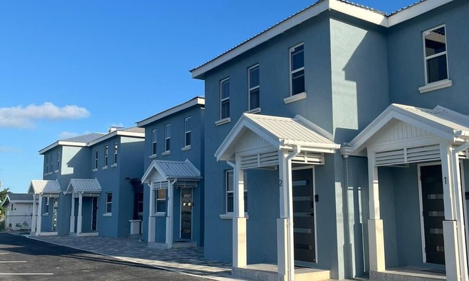 Inch Marlowe Apartamento | Townhouses-Apartamento-Baño en la habitacion