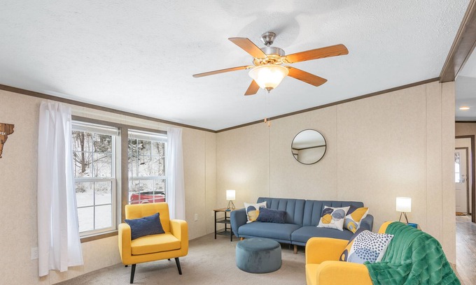 Jeffersonville Casa | One level- 5 miles to Smuggs- 13 miles to Stowe