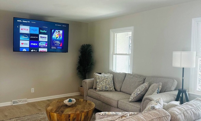 Smithfield Casa | One Love Oasis 3BR Retreat