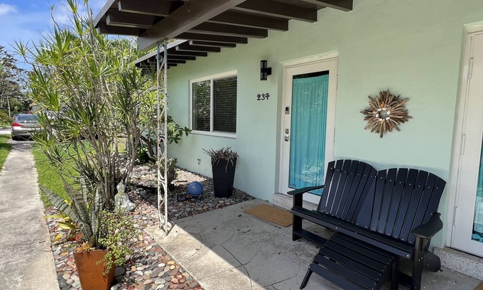 Delray Beach Casa | Clean Beach Cottage- 1 milla de la avenida Atlantic. & la playa