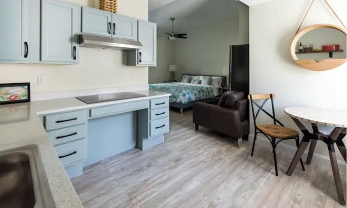 Kennebunk Condominio | One Minute Walk to Dock Square! Best Location!!!