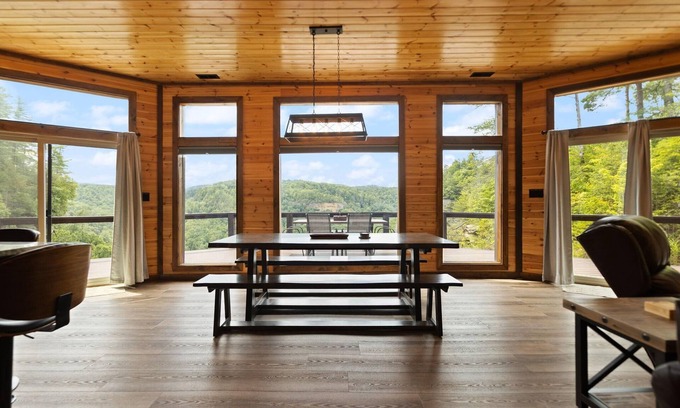 Rogers Cabina | One of a Kind Cabin. Breath Taking View, integrated into the natural rock.