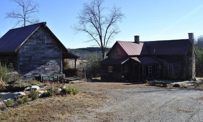 Rutherfordton Casa | Una granja histórica única a 10 minutos de Tryon Equestrian. Habla francés