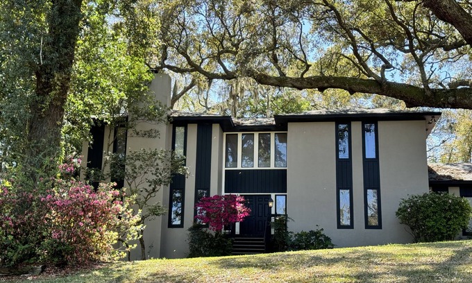 Northeast Pensacola Casa | Gran casa con vista a la bahía y enorme 400 + años Oaks corto en coche a la playa de Pensacola