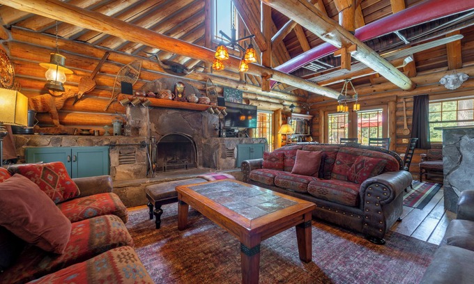 Tahoma Cabina | Único LOG Lodge en 2. 5 acres, a pie de playa, perro OK con perro cercado