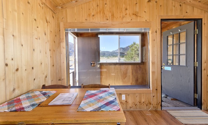 Mammoth Lakes Cabina | ¡Único en su clase! Situado en un rancho de 17 acres en Mammoth Lakes